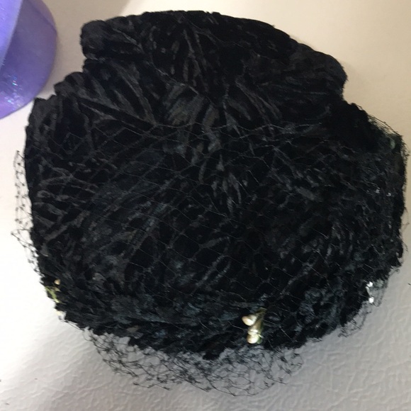 Vintage Women\'s Black Half/ Fascinator Hat. Good Vintage Condition. Really Cute main image 8